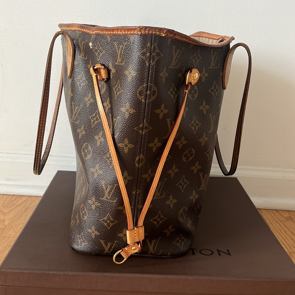 Louis Vuitton Neverfull MM tote - Picture 10 of 11